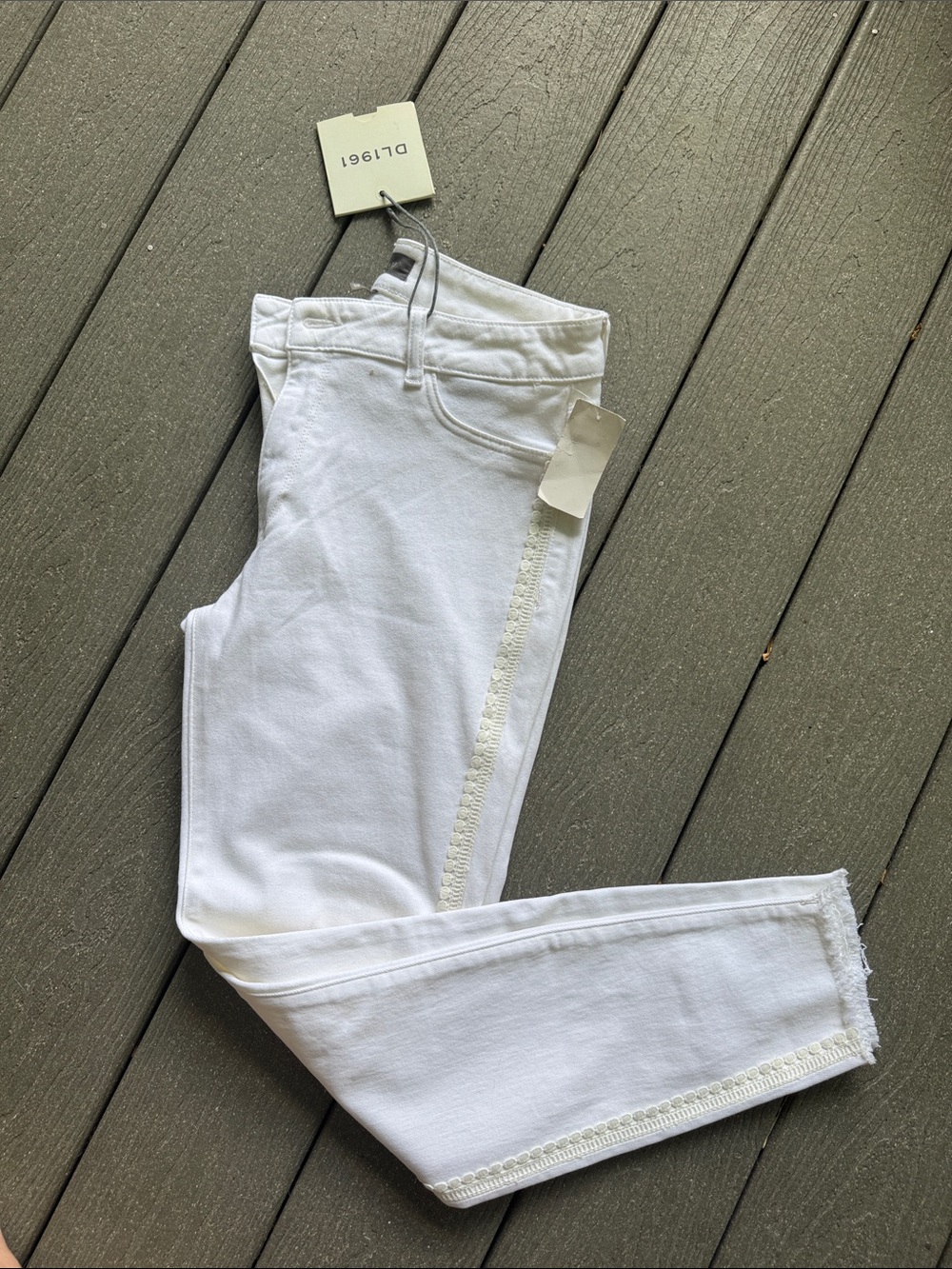 DL1961 White Ankle Crop Jeans with Lace Trim